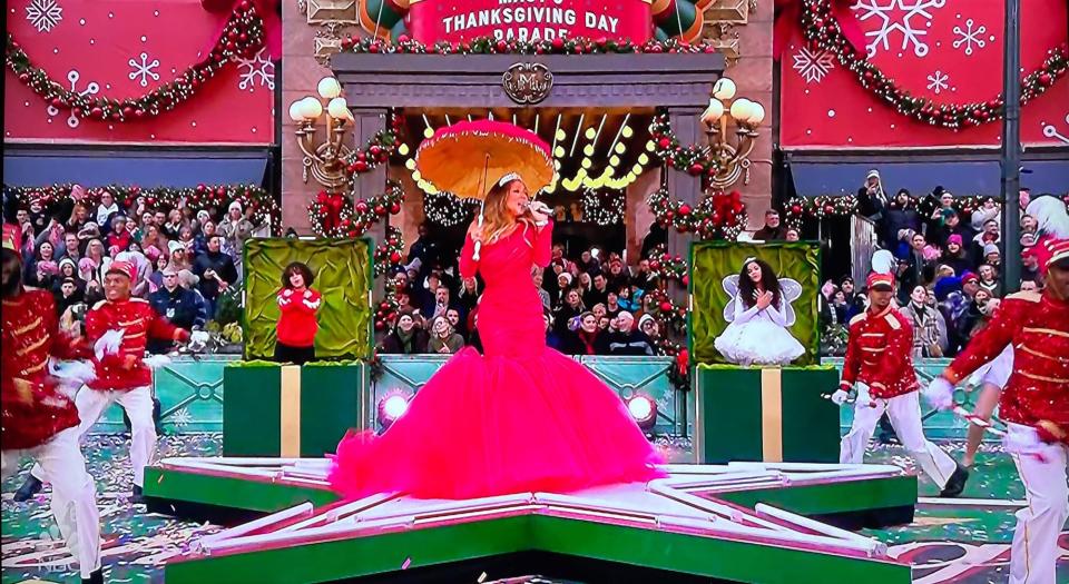 Mariah Carey partecipa alla parata del Giorno del Ringraziamento di Macy del 2022.  Credito NBC