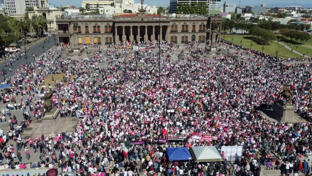Il presidente del Messico respinge la protesta di massa contro la riforma elettorale