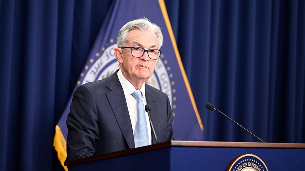 Il rally del mercato azionario crolla quando la Fed Powell suggerisce aumenti più lenti, ma rialzo dei tassi di picco
