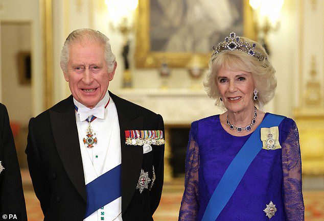 Fonti reali descrivono come stanno re Carlo e la regina Camilla 