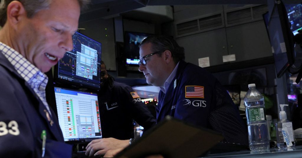 Wall Street ha chiuso in ribasso mentre gli investitori hanno digerito i dati economici