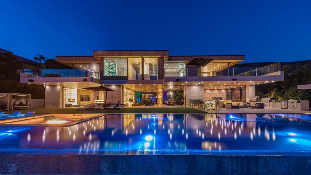 All'interno della villa di Malibu è in vendita per 58,8 milioni di dollari